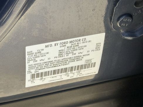 Certified 2021 Ford Explorer XLT w/ Equipment Group 202A RWD image 32