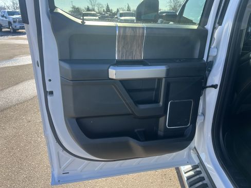 Used 2020 Ford F150 Lariat image 12