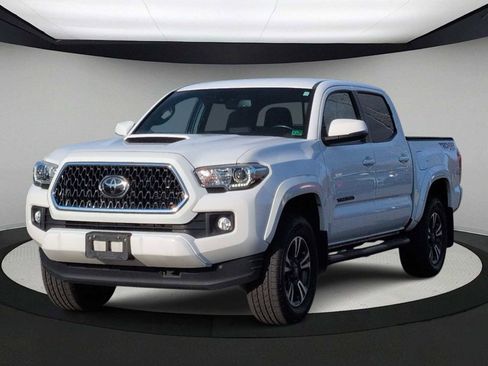 Used 2019 Toyota Tacoma TRD Sport image 4
