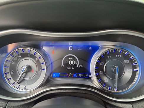 Used 2021 Chrysler 300 Touring w/ Sport Appearance Package RWD image 22