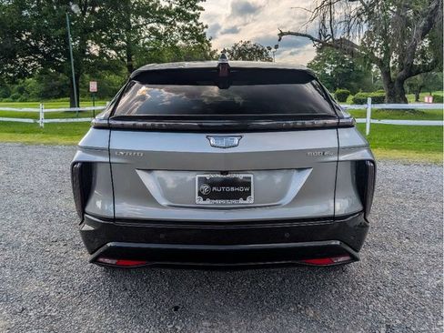 Used 2024 Cadillac Lyriq Sport AWD/4WD image 6