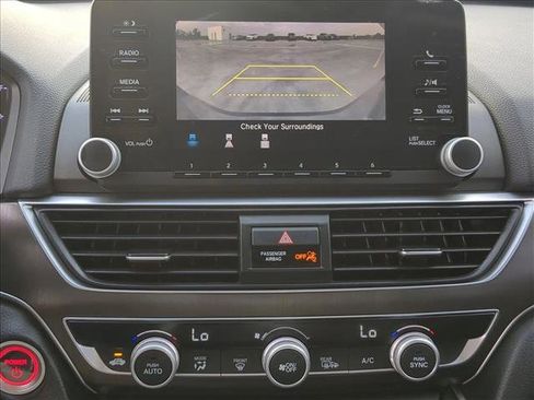 Used 2019 Honda Accord Hybrid image 12