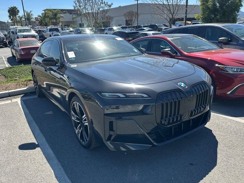 Used 2023 BMW 740i 740i image 2