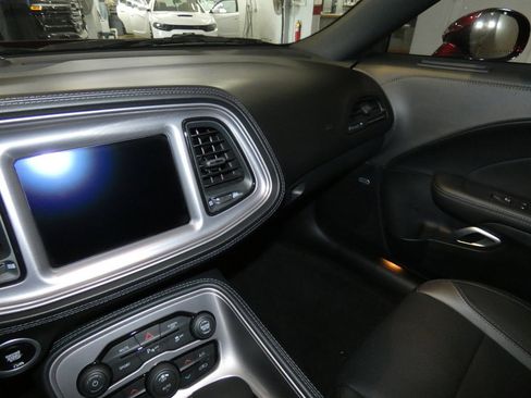 Used 2023 Dodge Challenger SXT w/ Plus Package image 4