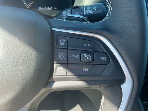 New 2025 Jeep Grand Cherokee Laredo w/ Luxury Tech Group I image 23