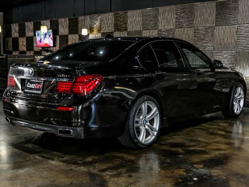 Used 2014 BMW 750i RWD image 9