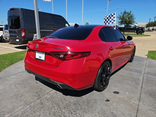 Used 2021 Alfa Romeo Giulia Ti w/ Nero Edizione RWD image 5
