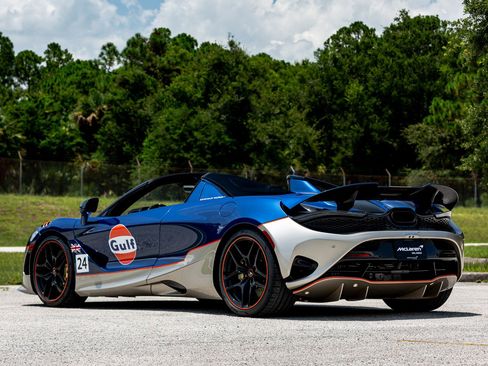 New 2024 McLaren 750S Spider image 9