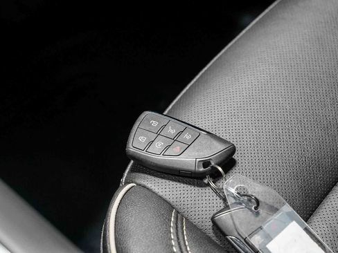 Used 2025 Chevrolet Suburban Premier RWD image 29
