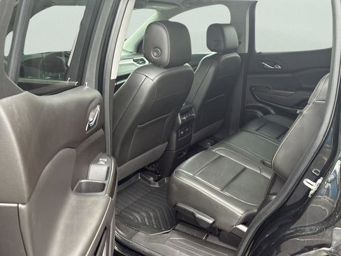 Used 2023 GMC Acadia SLT AWD/4WD image 18