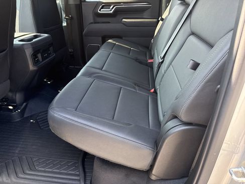 Used 2022 Chevrolet Silverado 1500 LT Trail Boss w/ LT Trail Boss Premium Package AWD/4WD image 19
