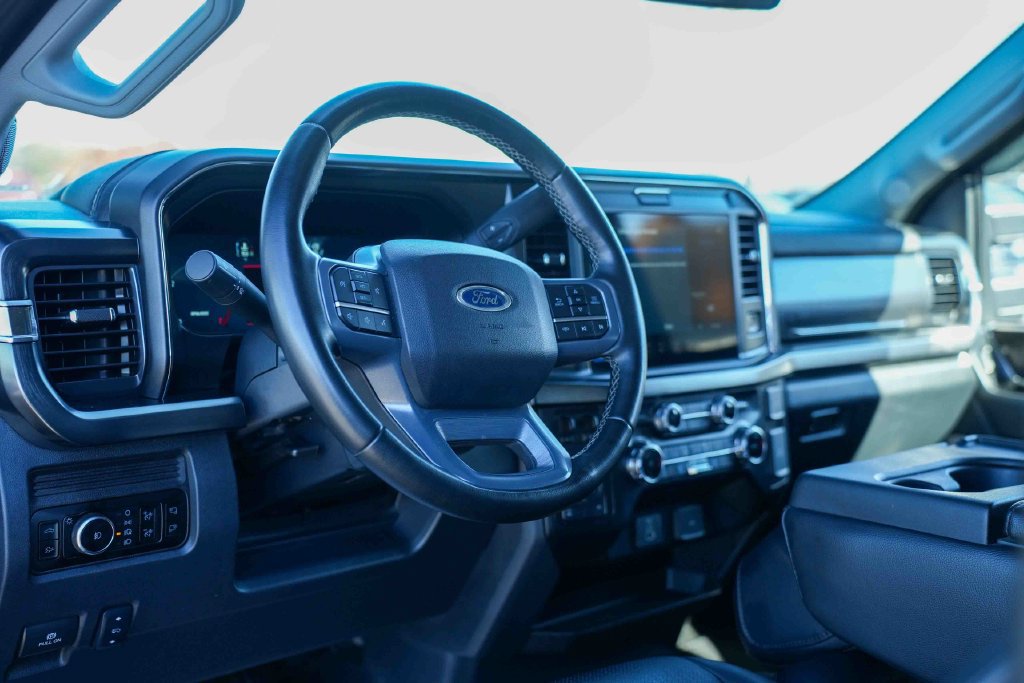 Used 2025 Ford F250 Lariat AWD/4WD image 23