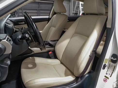 Used 2016 Lexus IS 200t RWD image 24