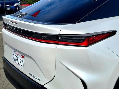 Used 2025 Lexus RZ 300e w/ Accessory Package (2T) image 29