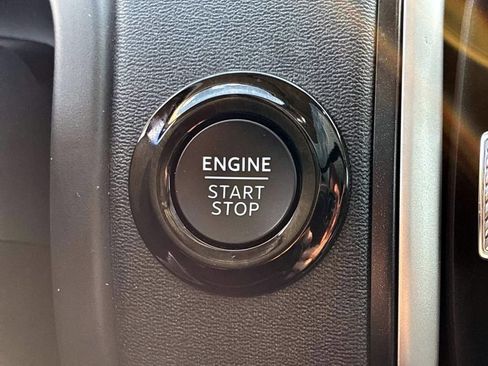 Used 2025 Ford Expedition Active AWD/4WD image 32