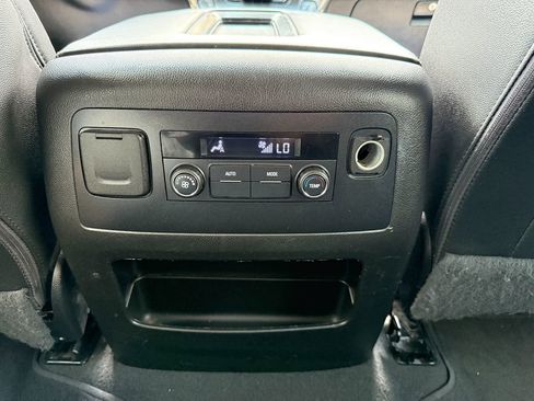 Used 2020 Chevrolet Suburban LT AWD/4WD image 26