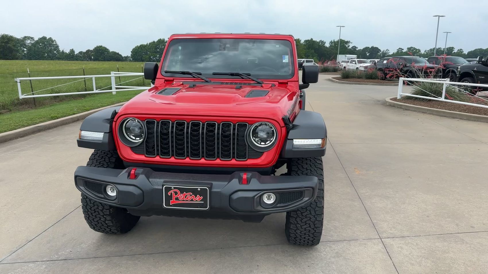 Used 2025 Jeep Wrangler Unlimited Rubicon AWD/4WD image 4