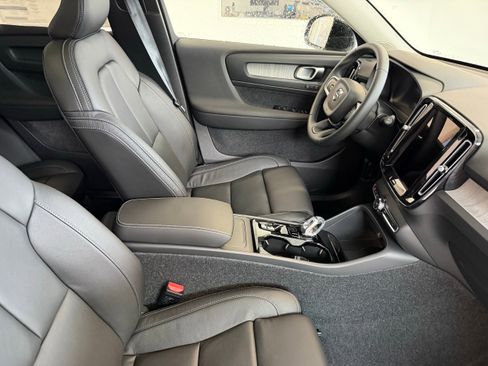 New 2026 Volvo XC40 B5 Plus w/ Protection Package Premier AWD/4WD image 26