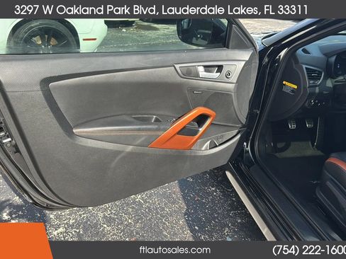 Used 2016 Hyundai Veloster Turbo w/ Option Group 04 FWD image 18
