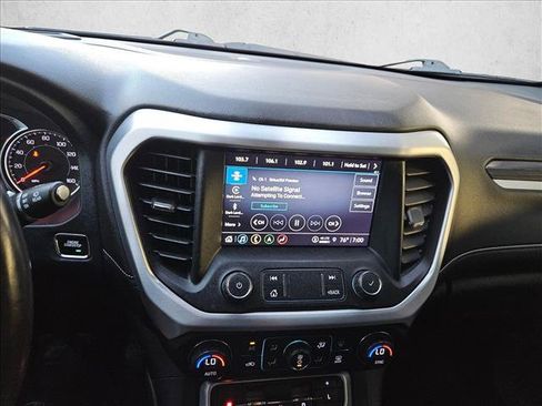 Used 2021 GMC Acadia SLT w/ Elevation Edition FWD image 9