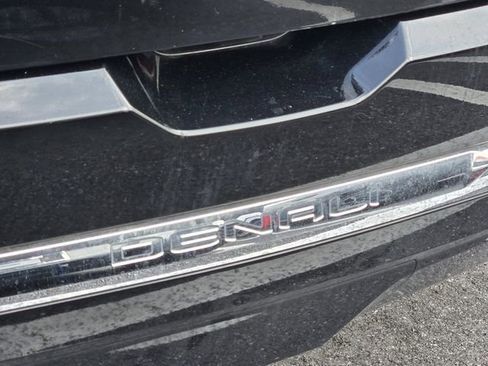 Used 2022 GMC Acadia Denali w/ Denali Ultimate Package image 9