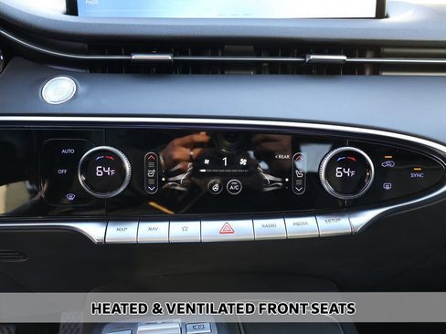 Used 2023 Genesis GV70 2.5T w/ Advanced Package image 9