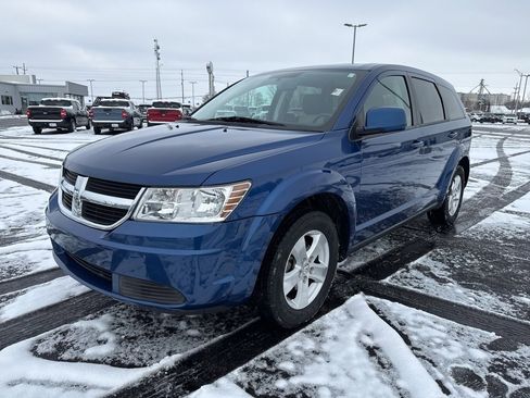 Used 2009 Dodge Journey SXT w/ Flexible Seating Group image 4