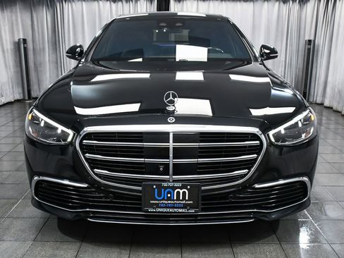 Used 2023 Mercedes-Benz S 580 4MATIC Sedan image 2