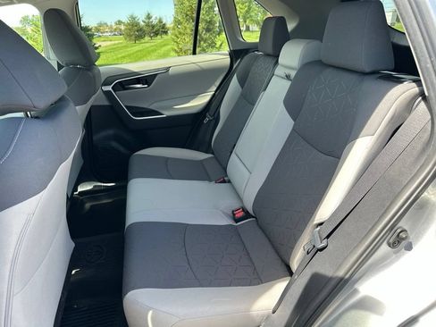 Used 2020 Toyota RAV4 XLE w/ Convenience Package AWD/4WD image 14