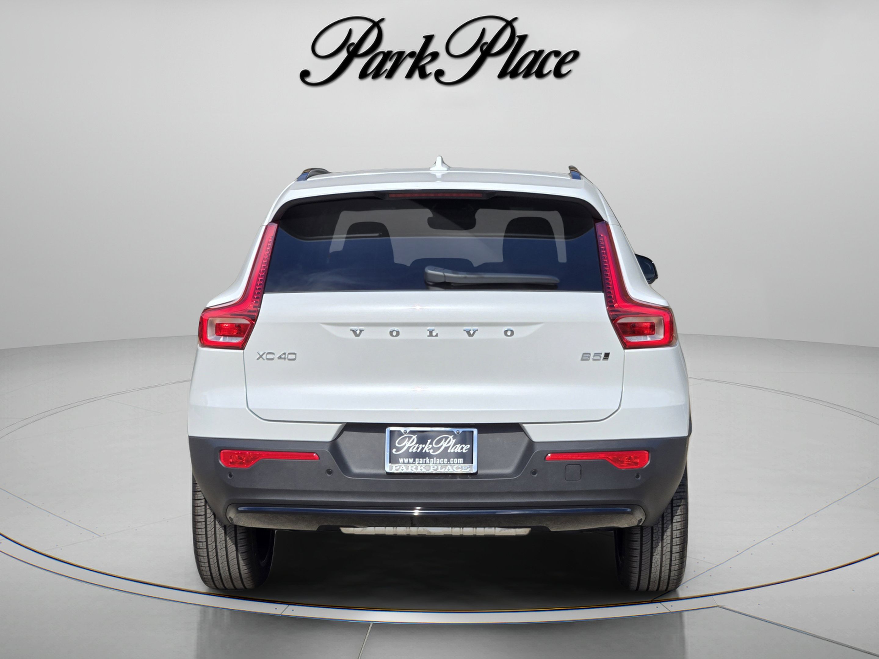 Used 2026 Volvo XC40 B5 Plus w/ Protection Package Premier AWD/4WD image 3