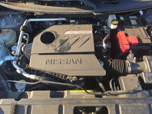 Used 2025 Nissan Rogue SL AWD/4WD image 23