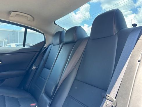 Used 2024 Nissan Sentra SR w/ SR Premium Package FWD image 11