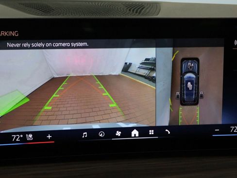 Used 2025 BMW X7 xDrive40i w/ Premium Package image 24