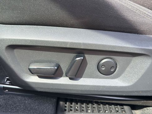 Used 2023 Nissan Rogue SV FWD image 13