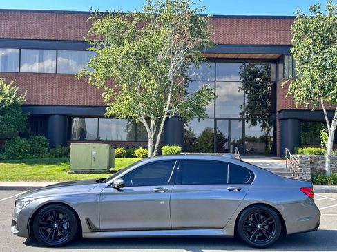 Used 2016 BMW 750i xDrive AWD/4WD image 2