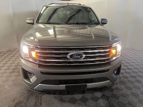Used 2019 Ford Expedition XLT w/ Equipment Group 202A image 3