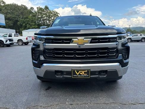 Used 2023 Chevrolet Silverado 1500 LT AWD/4WD image 3