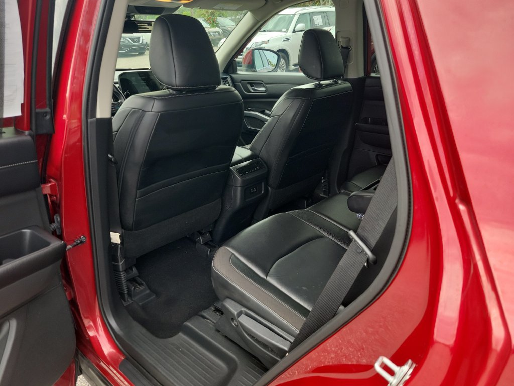 Certified 2023 Nissan Pathfinder SL FWD image 10