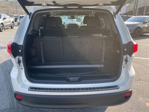 Used 2017 Toyota Highlander Plus image 19