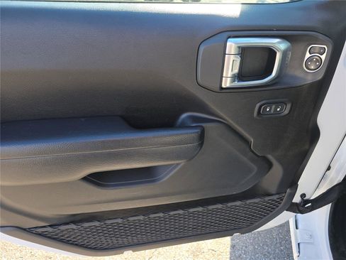 Used 2024 Jeep Wrangler Sport S image 17