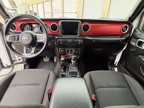 Used 2021 Jeep Wrangler Rubicon AWD/4WD image 24