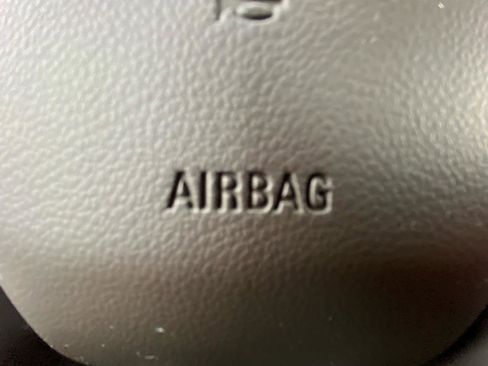 Used 2022 Chevrolet Suburban LT w/ Luxury Package image 32