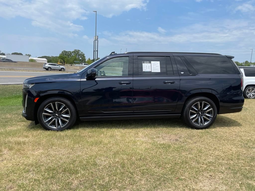 Used 2022 Cadillac Escalade ESV Sport Platinum AWD/4WD image 3