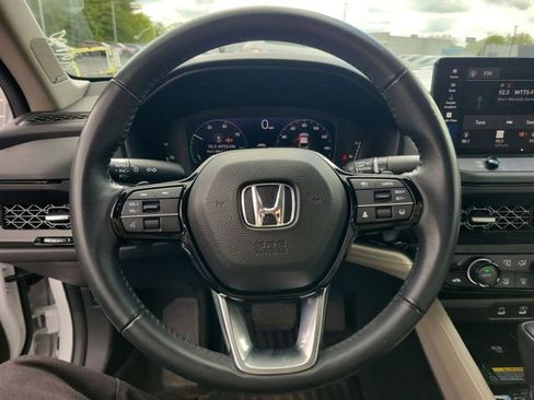 Used 2023 Honda Accord Touring image 31