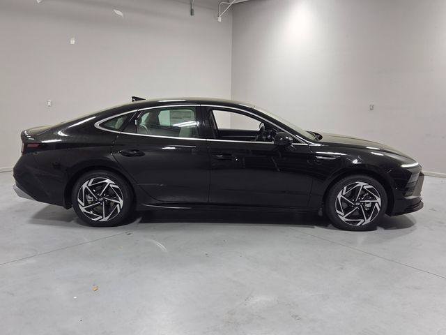 New 2026 Hyundai Sonata SEL FWD image 13