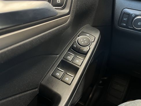 Used 2022 Ford Escape SEL image 8
