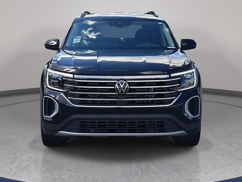 Used 2024 Volkswagen Atlas SE FWD image 2