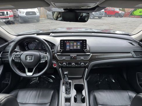 Used 2018 Honda Accord Touring image 21