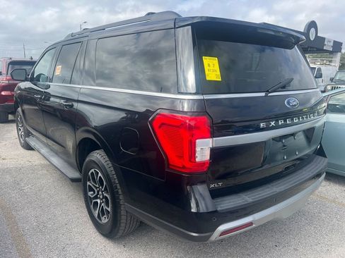 Used 2024 Ford Expedition Max XLT image 3