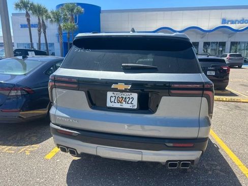 Used 2025 Chevrolet Traverse LT FWD image 31